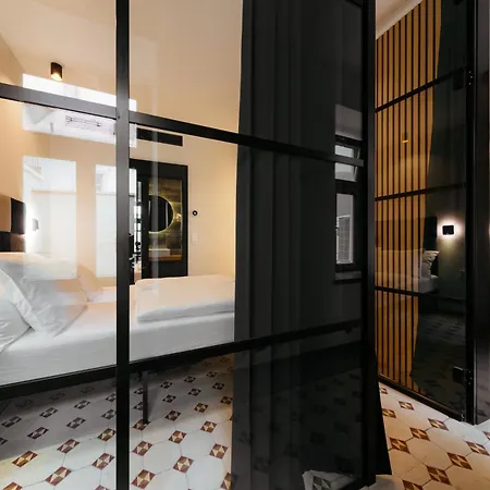 Apartment Main Square &